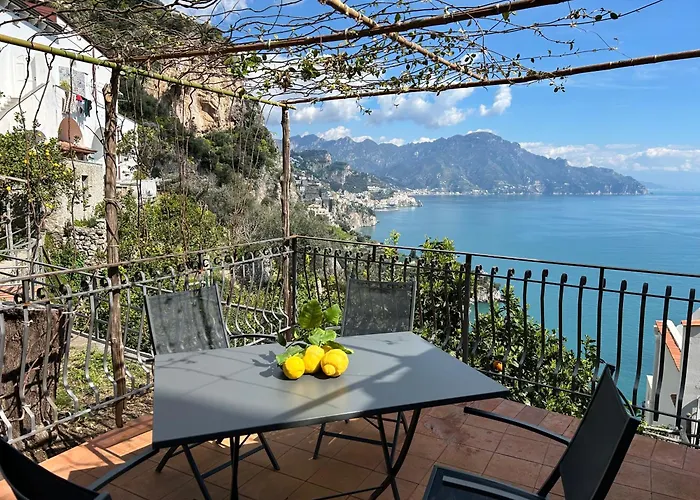 Amalfi 51 Con Vista Mare, Giardino E Terrazze